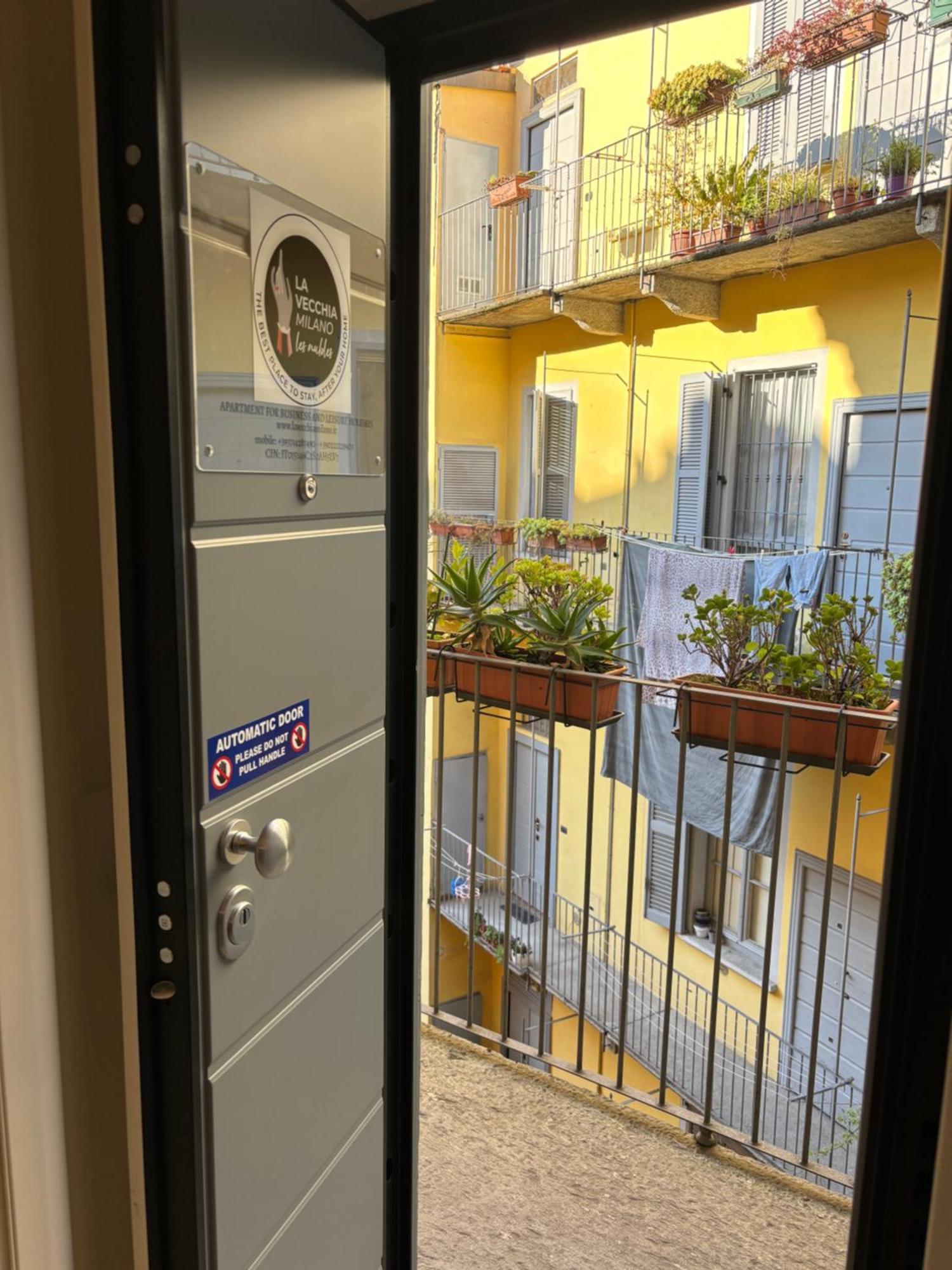 La Vecchia Milano-Les Nubles Vannucci - Il Ballatoio E Il Cortile 外观 照片